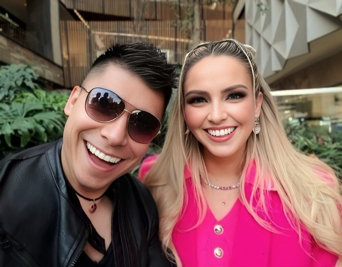 cryzbb's tweet photo. Feliz cumpleaños mi karlita bonita te amo con todo mi corazón niña de mi corazón gracias por nuestro cariño tan grande @karladiazOF eres muy especial para mi lo sabes eres ternura y amor deseo que siempre tengas mucha salud y seas feliz gracias por nuestra complicidad 💘😍🥳🎂 https://t.co/7C2u7d8TE8