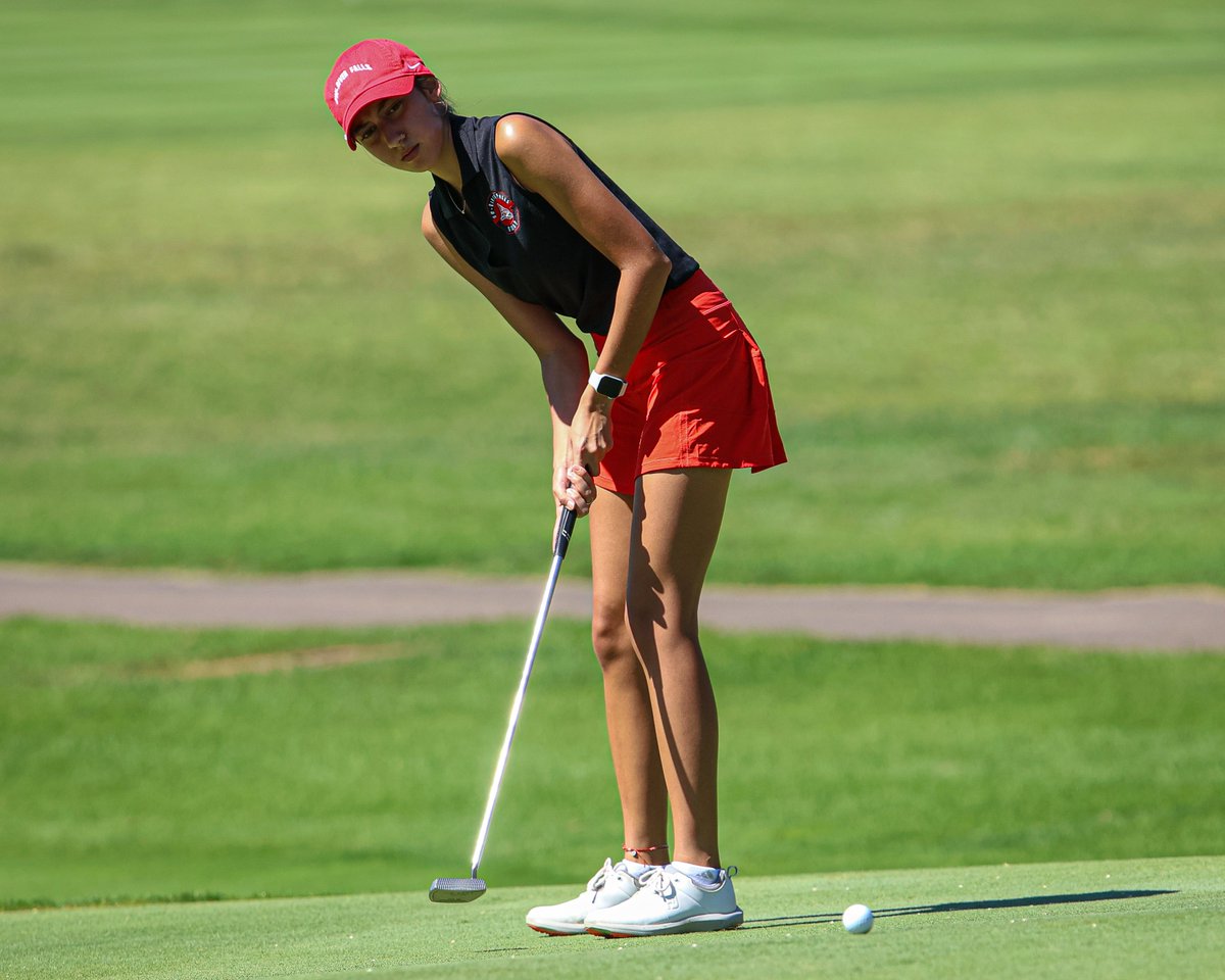 ⛳️ Through round one at the Hawkeye Spring Invite at Gates Park Golf Course in Waterloo, Iowa, <a href="/UWRFGolf/">UWRF Women's Golf</a> is in 2nd place with a team score of 337 (+49).

📋 tinyurl.com/56zutydj