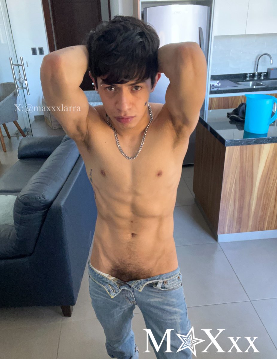 maxxxlarra's tweet photo. Rt y me la saco pues 🤔😈 https://t.co/Sd257MlkiM