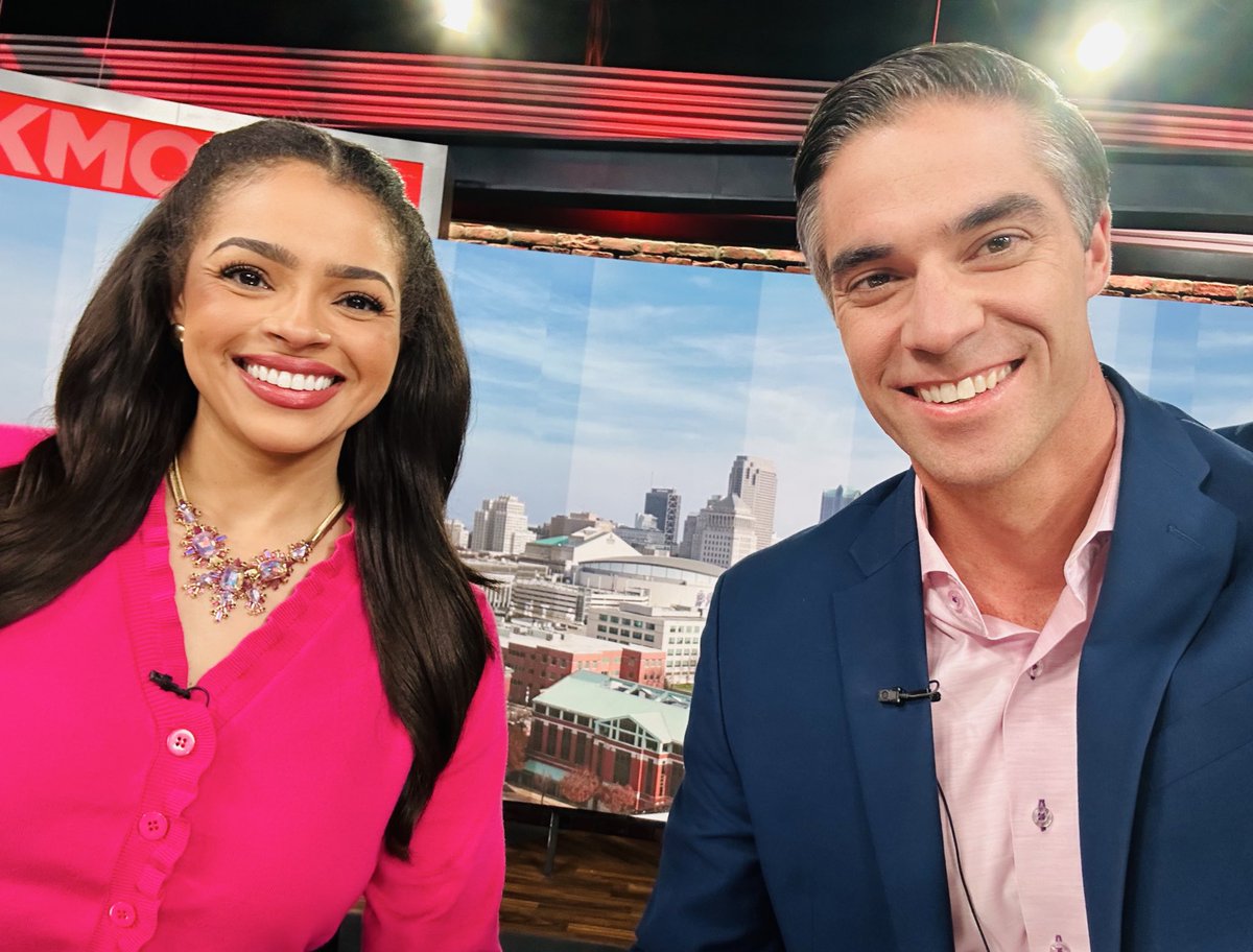 Can’t rain out these Friday smiles. 
Be weather aware this weekend, and for those who celebrate, Happy Easter! 🐰#firstalert4 <a href="/KMOV/">KMOV</a>