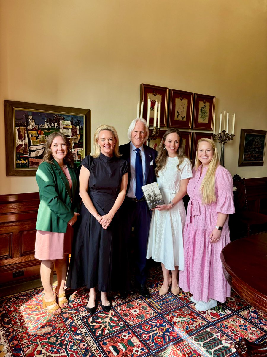 murphysinclair's tweet photo. Texas-sized thank you to @RobertEdsel for joining #txlege House spouses this week for our History &amp; Heroes event, previewing his new book, #RememberUs. A profound reminder of the price of freedom.

H/T to #Housespouse, @ShelbyLandgraf, for organizing this incredible discussion! https://t.co/ey7d0gJ6MP