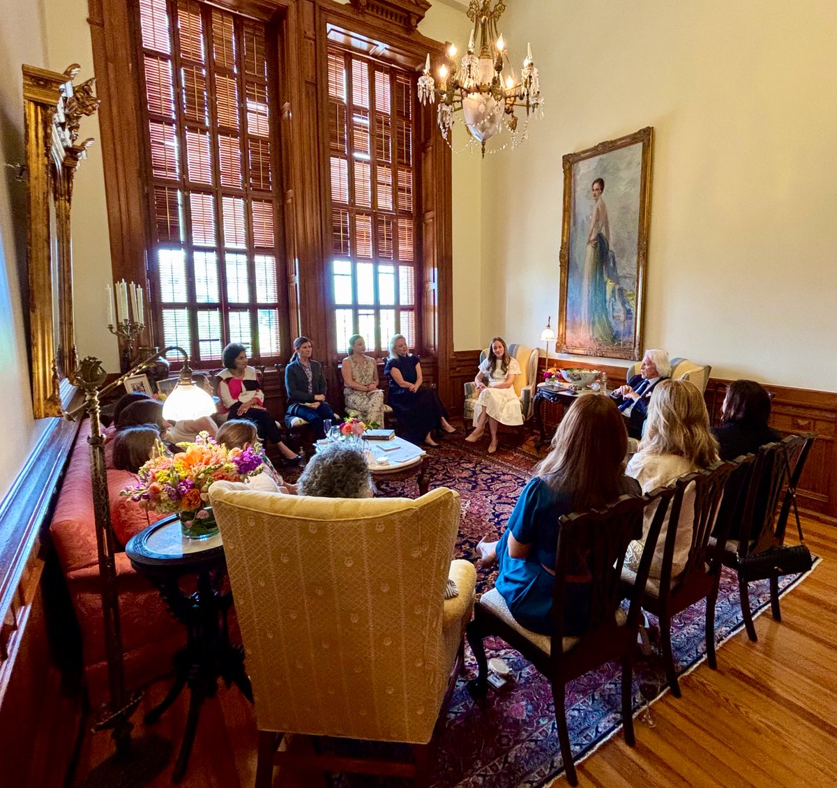 murphysinclair's tweet photo. Texas-sized thank you to @RobertEdsel for joining #txlege House spouses this week for our History &amp; Heroes event, previewing his new book, #RememberUs. A profound reminder of the price of freedom.

H/T to #Housespouse, @ShelbyLandgraf, for organizing this incredible discussion! https://t.co/ey7d0gJ6MP