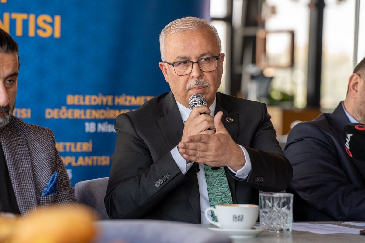 selahattinkose_'s tweet photo. Karşıyaka Belediyesinin,bir yılını değerlendirdiğimiz, denetim komisyonunda tespit edilen ihale usulsüzlükleri , usulsüz alımlar, usulsüz faturalar ve  Karşıyaka’nın mevcut durumunu ortaya koyan basın toplantısını,İlçe Meclis Üyelerimiz ve yürütme kurulumuzla birlikte gerçekleştirdik. 

Karşıyakalının bize verdiği muhalefet görevini hakkıyla yapmaya kararlıyız.

Katılım sağlayan tüm Basın Mensuplarımıza teşekkür ediyorum.  @abuyukgumus  @Bilalsaygili @eyupkadirinan @CeydaBC35  @kasapoglu