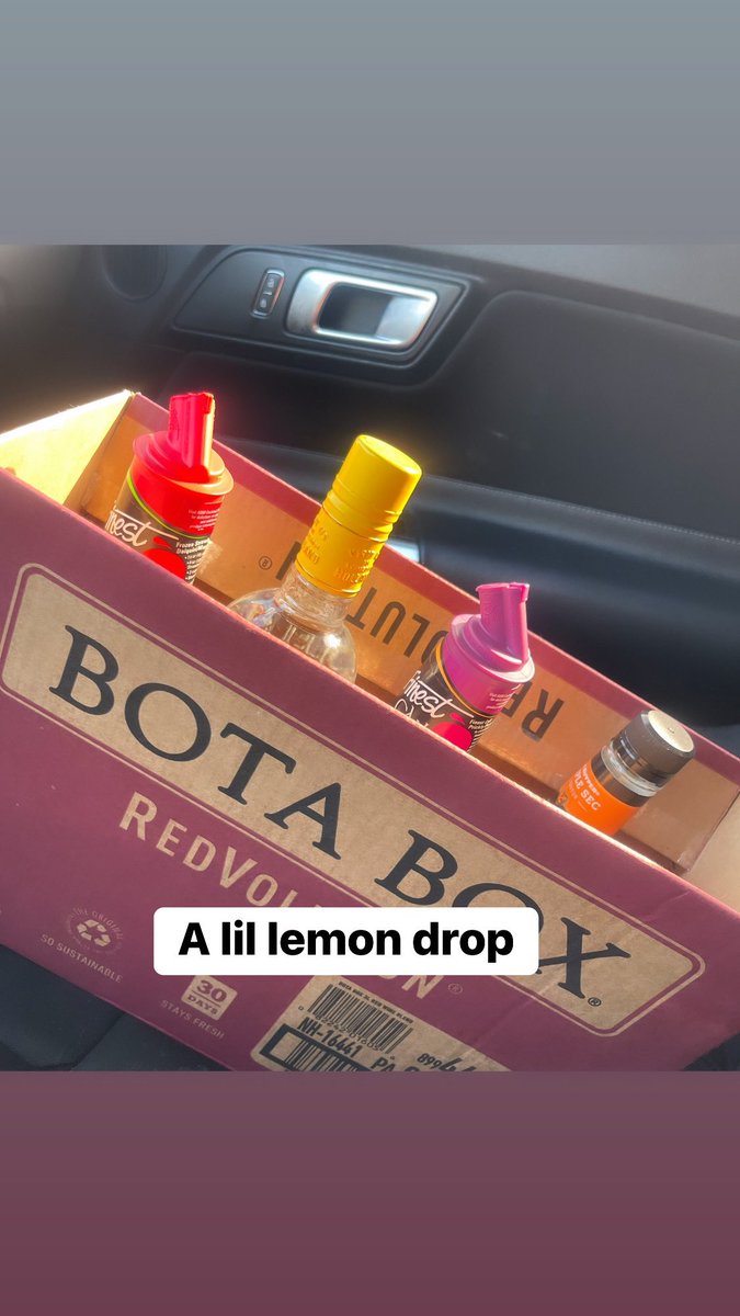 ___KvngDee's tweet image. The Weather is Perfect For Lemon Drop Time  🍸🍋 #HappyFriday #WeMadeIt