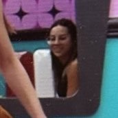 malibulox's tweet photo. a renata no espelho quase soltando um “que linda meu amor você é muito criativa” https://t.co/kLsdhuKz1C