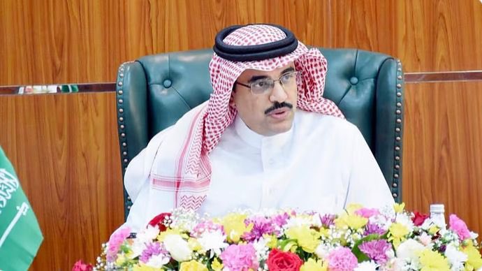 albayan__news's tweet photo. تعليم الطائف يدعو الطلبة للتسجيل في برنامج موهبة الإثرائي 

حسن الغامدي 

دعت الإدارة العامة للتعليم في الطائف الطلاب والطالبات الموهوبين للإنضمام لـ برنامج موهبة الإثرائي الأكاديمي خلال فترة الصيف والذي ينطلق بمحافظة الطائف ببرامج طبية وهندسية وعلمية وتدريبية متنوعة.والذي يبدأ من 4 محرم 1447هـ وحتى 22 محرم ويستهدف طلبة الصف الثالث والرابع والخامس الابتدائي و السادس والأول والثاني المتوسط علماً بأن التسجيل على الرابط :

https://t.co/q1aEcaFoGj

فيما أشاد المدير العام للتعليم بمحافظة الطائف الدكتور سعيد بن عبدالله الغامدي بالمواهب التي يكتنزها طلبة تعليم الطائف والإثراءات المقدمة لهم في هذا البرنامج النوعي الذي يسعى لتنمية القدرات البشرية، والتركيز على تأهيل الطلاب والطالبات في مختلف المجالات العلمية بما يعزز من معارفهم ومهاراتهم وينمي من الحس الإبداعي لدى جيل المتعلمين، ويساهم في بناء عقول ابتكارية.
داعياً الطلبة لاستثمار أوقاتهم فيما يعود عليهم بالنفع والفائدة .