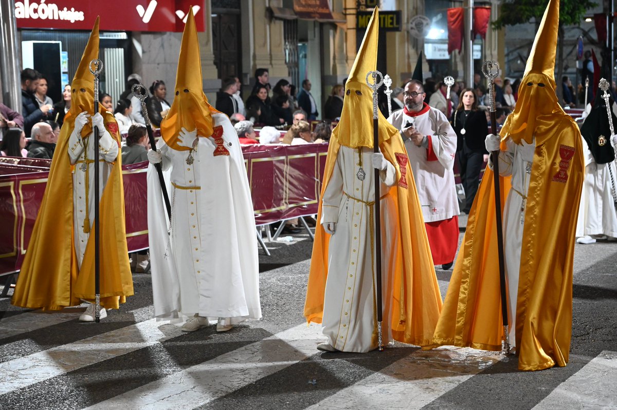 CenayPaz's tweet photo. || REPRESENTACION || 🔴⚪

Como cada año nuestra hermandad tiene representación en la Cofradía Santo Entierro Linares, nos es grato seguir con la tradición y que más hermandades se unan a ella como antaño. https://t.co/pRbDDUSGOh