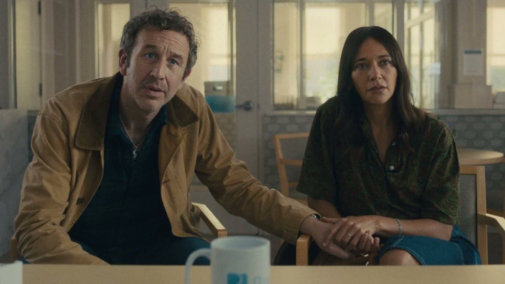 luciadeluna's tweet photo. El capítulo 'common people' de Blackmirror es de lo más incómodo y descorazonador que he visto en años. Y lo es porque dibuja un futuro que refleja cosas del sistema actual: la mercantilización de la salud, la tecnología como negocio, la vida sin ningún valor más allá del dinero. https://t.co/rwbEpqJmp9