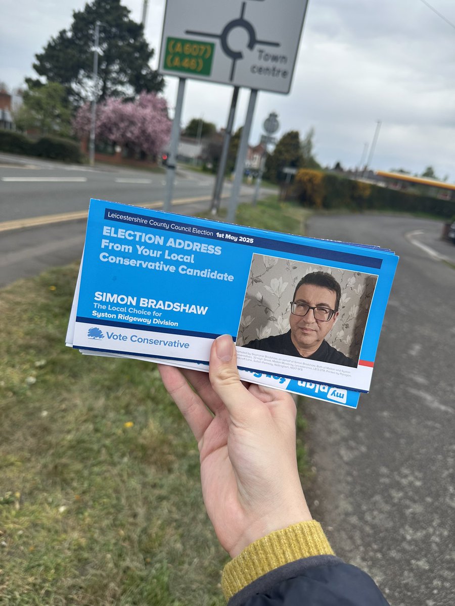 xxnderdc's tweet photo. Great to be out in Syston campaigning for Simon Bradshaw today https://t.co/8no3CmXNVq