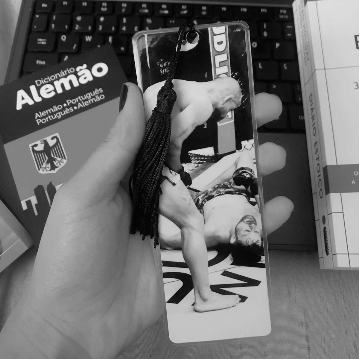 Eu fiz uma coisa muito Goat leitora…

A coisa: