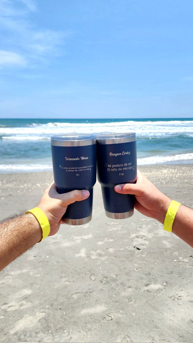 Las vacaciones son perfectas juntos frente al mar. 🫶🏻🐚🌊🏖️

#BeachLife #Malecouple #vacationmode #ElSalvador