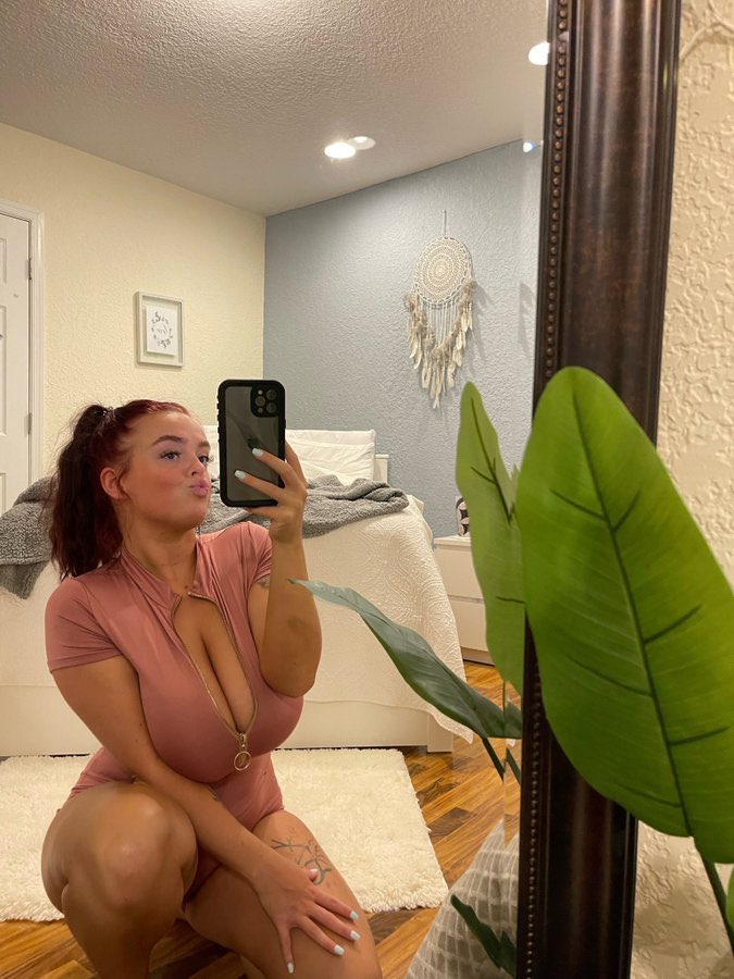 Therealtay44574's tweet photo. Happy Good Friday 🥰 https://t.co/5Q7p9nKgfU
