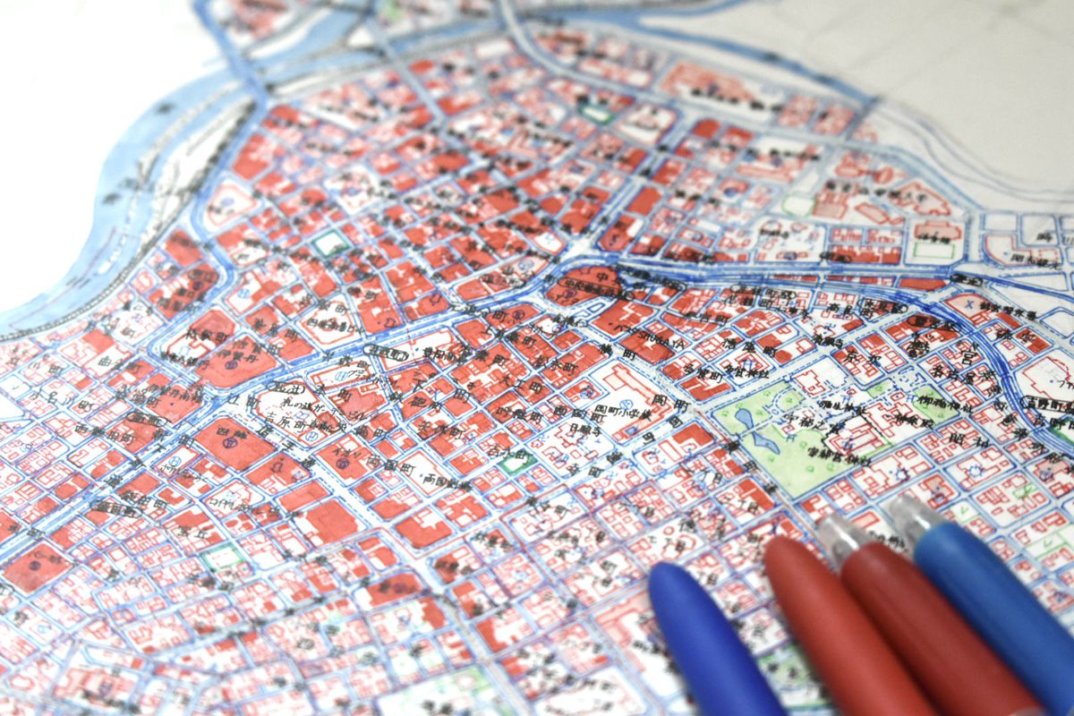 存在しない地図を描いています。
#地図の日 #空想地図 