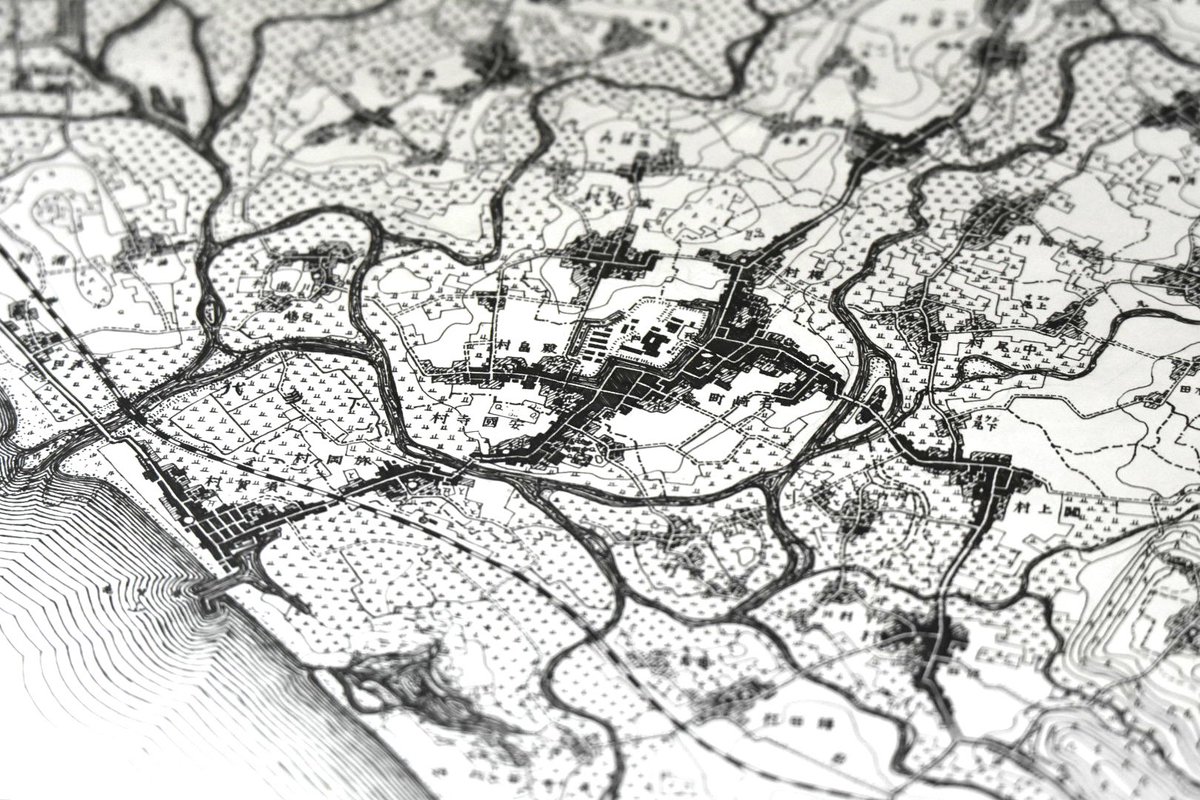 存在しない地図を描いています。
#地図の日 #空想地図 