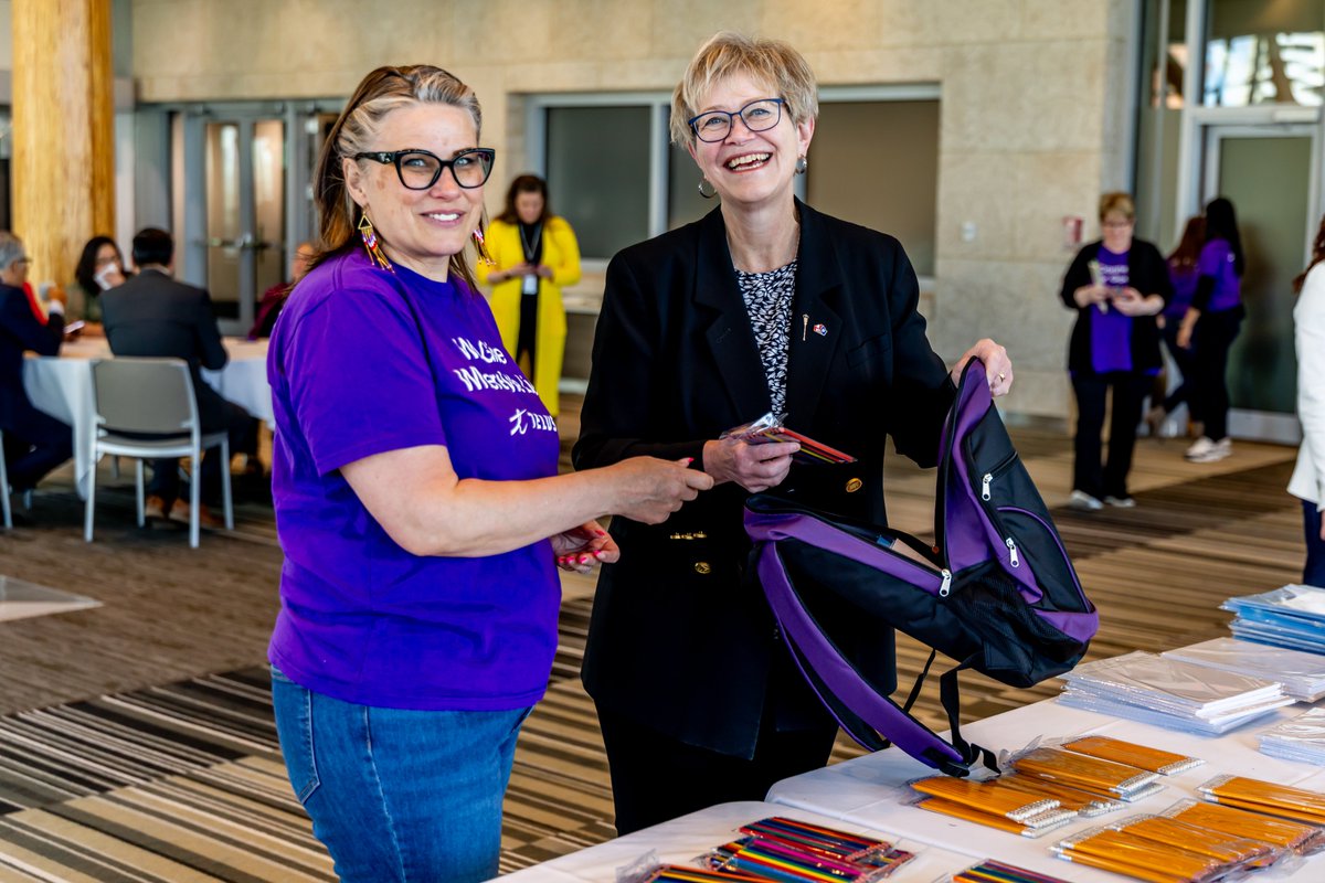 nenshi's tweet photo. Back-to-school season should be exciting, not stressful. But with the rising cost of living, too many families are having to make tough choices about essentials like school supplies.
That’s why we were glad to spend the afternoon packing Kits for Kids—backpacks filled with the basics to help kids start the school year off right.
Every kid deserves to feel ready to learn!
