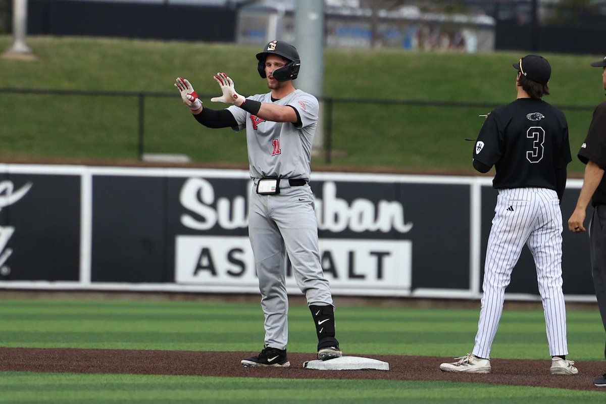 YSU Baseball 🐧 tweet media