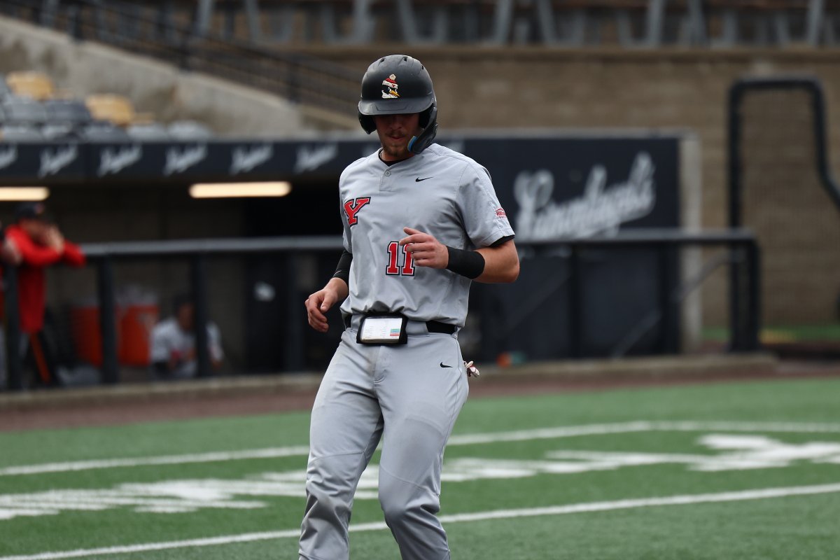 Mid 6th | MKE 10, YSU 8

We scored three runs in T6 to cut into MKE's lead!

Jay Wrona walked and scored on an RBI single from Caleb Hadley. Eli Brown walked and scored on an RBI groundout by Kyle Fossum while Hadley scored on a two-out RBI single by Nathan Beckley!

#GoGuins🐧⚾️