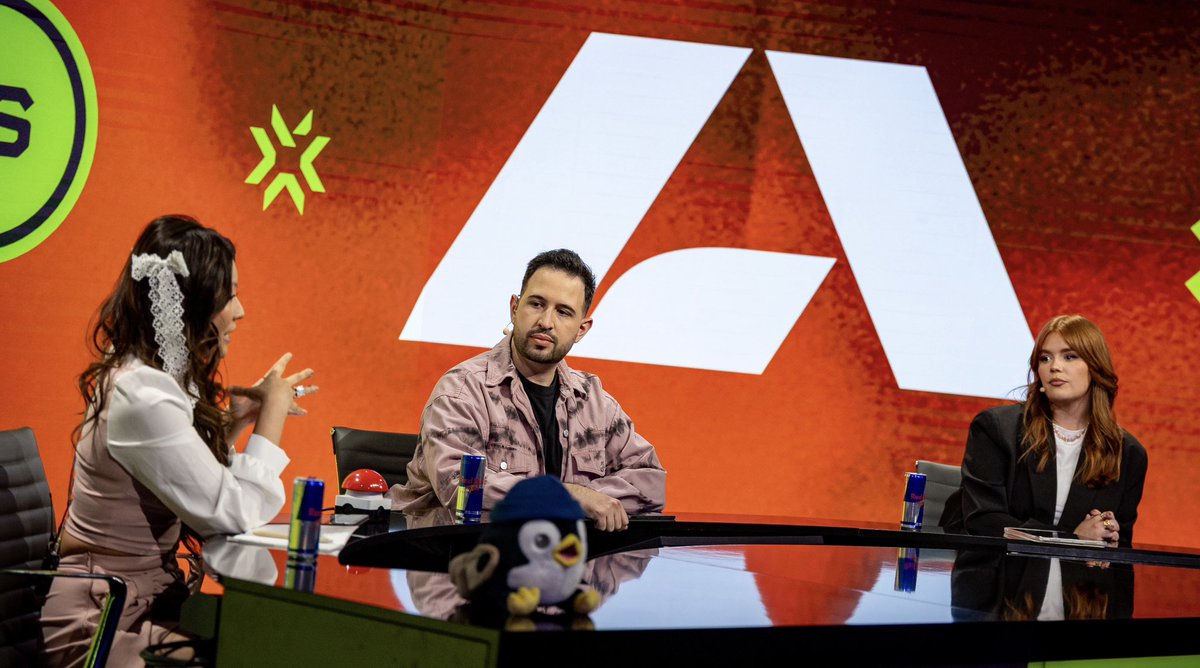 FNATIC meg tweet media