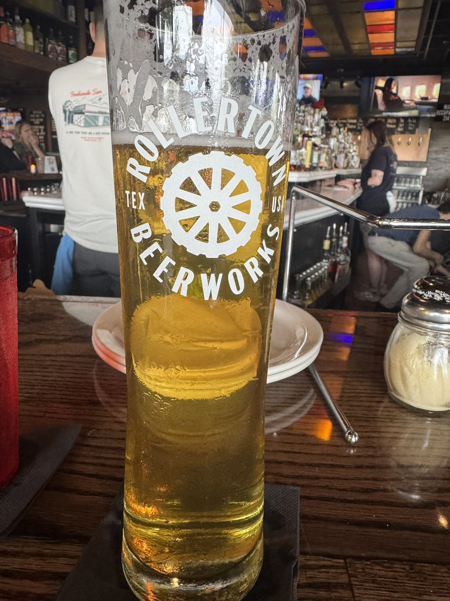 ericglewis's tweet photo. @BenRogers @SkinWade Big German at Fortunate Son in Garland, TX https://t.co/ORmElSyXw2