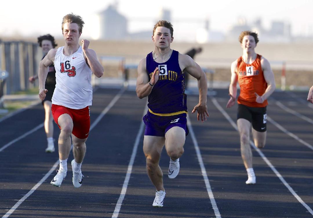 Chad Hisler (@hiss41) on Twitter photo Congratulations to 2025 Drake Relays qualifiers Jayden Weinzetl. He will run the 100 Friday Morning on the Blue oval.<a href="/JaydenWeinzetl/">Jayden Weinzetl</a> Congratulations to 2025 Drake Relays qualifiers Jayden Weinzetl. He will run the 100 Friday Morning on the Blue oval.<a href="/JaydenWeinzetl/">Jayden Weinzetl</a>