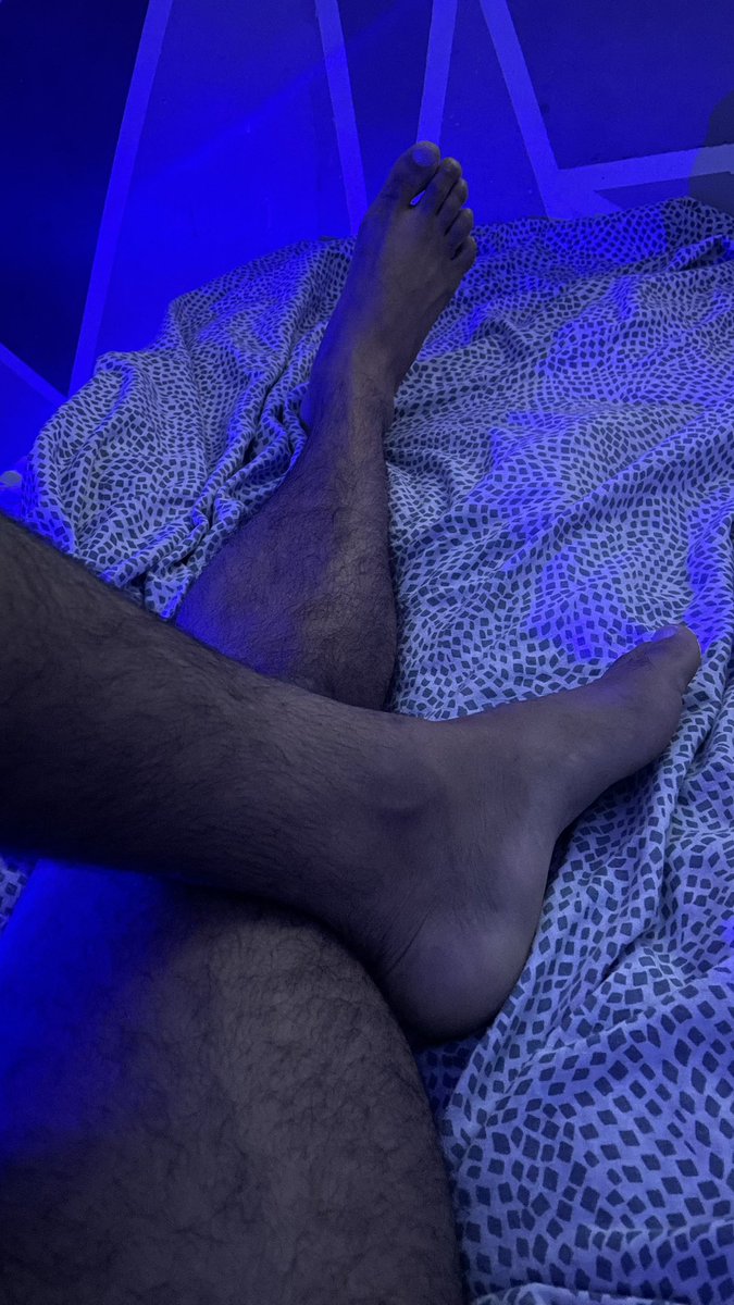 FootDomBCN's tweet photo. 🤤🔥

#malefootfetish #piesdominantes #piesbarcelona #feetboss https://t.co/Tb7OYUfkMK