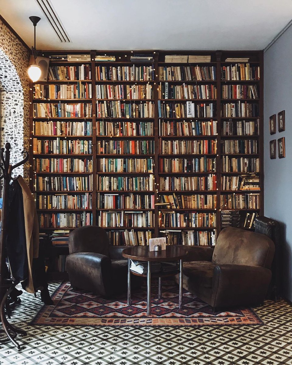 neversleeps29's tweet photo. The library https://t.co/fxvE2zZv8M