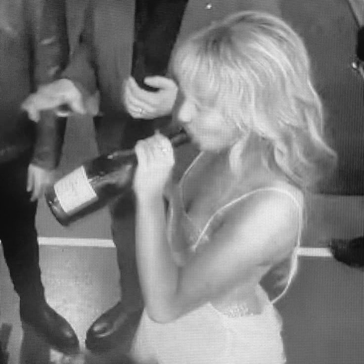 hellhiill's tweet image. "are u fucking stupid ????"
literally me :