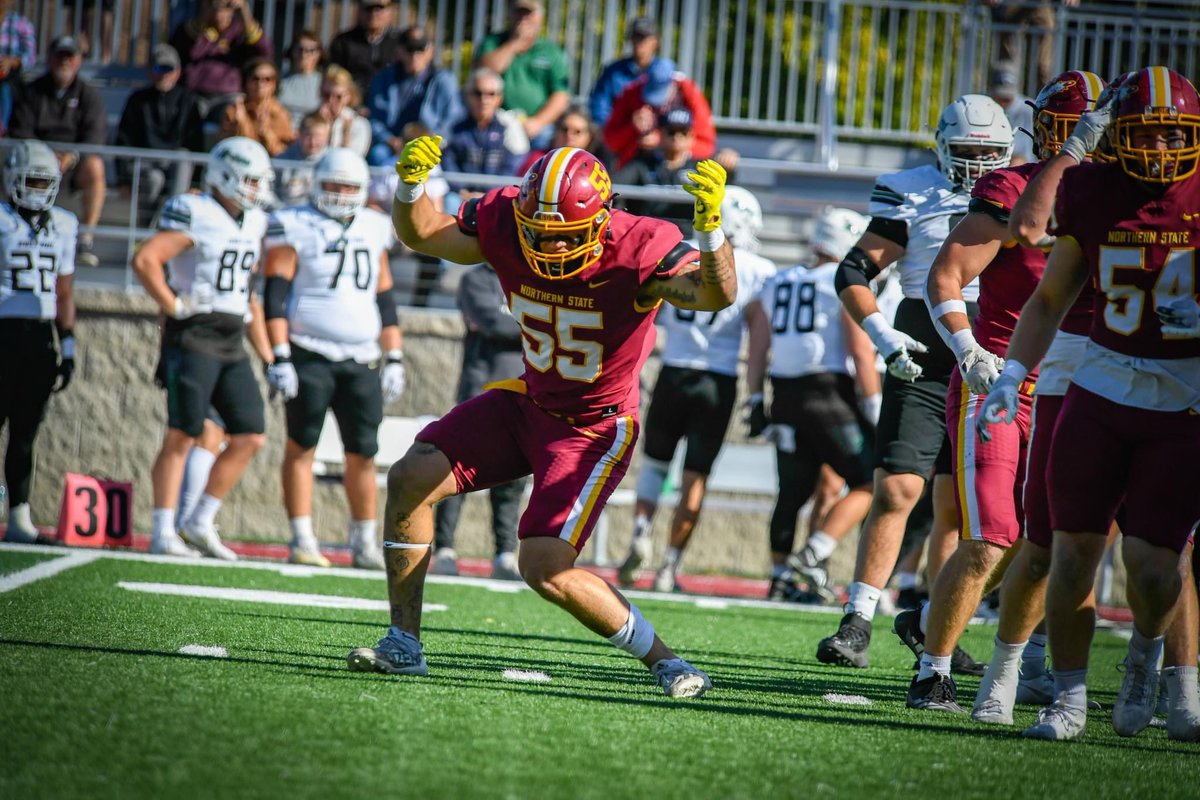 Northern State Football🐺 🏈 tweet media