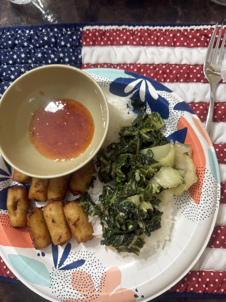 sicily_angel's tweet photo. Daughter in law made vegetable Shanghai egg rolls, bok choy, and jasmine rice!
#GoodFriday
#Lent
#Hollyweek https://t.co/fe2B0G8iW6