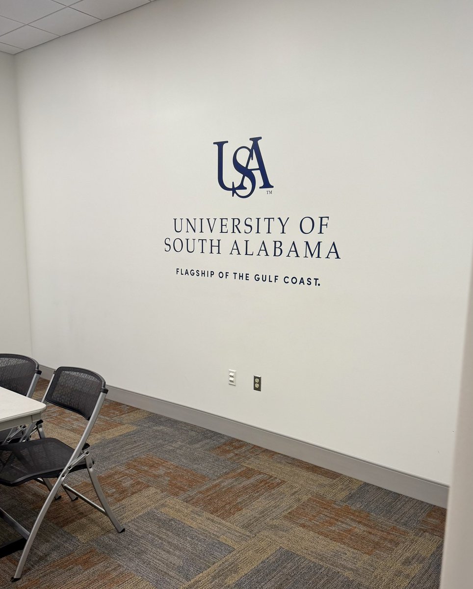 The Student Center just got a little bolder! They’ve added some fresh new wall graphics to their meeting rooms, bringing that South Alabama pride and school spirit front and center. #ReadySouthGo 🐾