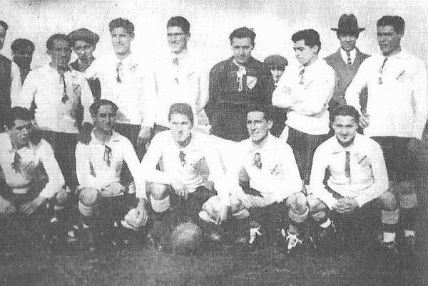 RenzoVaccarezza's tweet photo. El 19 de abril de 1925, en el estadio El Llano de San Miguel se fundó el "Colo-Colo Football Club".

@ColoColo https://t.co/yEqC7nIOYX