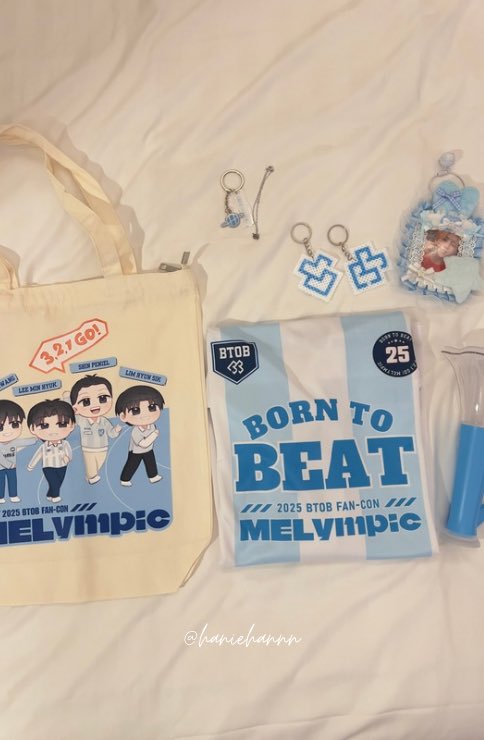 haniehannn's tweet photo. WELCOME TO MALAYSIA OPPADEUL🩵

Still can’t believe I got to see you guys in front of my eyes!!! 

#MELympic_IN_KL #WelcomeToMalaysiaBTOB #BTOB https://t.co/EHPhDzkSRF