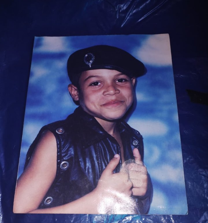 Eu aprendi tanto com você meu primogênito 🥹 hoje você não está mais aqui 😔 mas tudo que um dia você plantou em mim , ainda permanece vivo aqui dentro do meu ❤️ Eu te amo tanto , saudades maltrata 😭😭💔🖤
#Duré_Vive 🙏🏻🤍