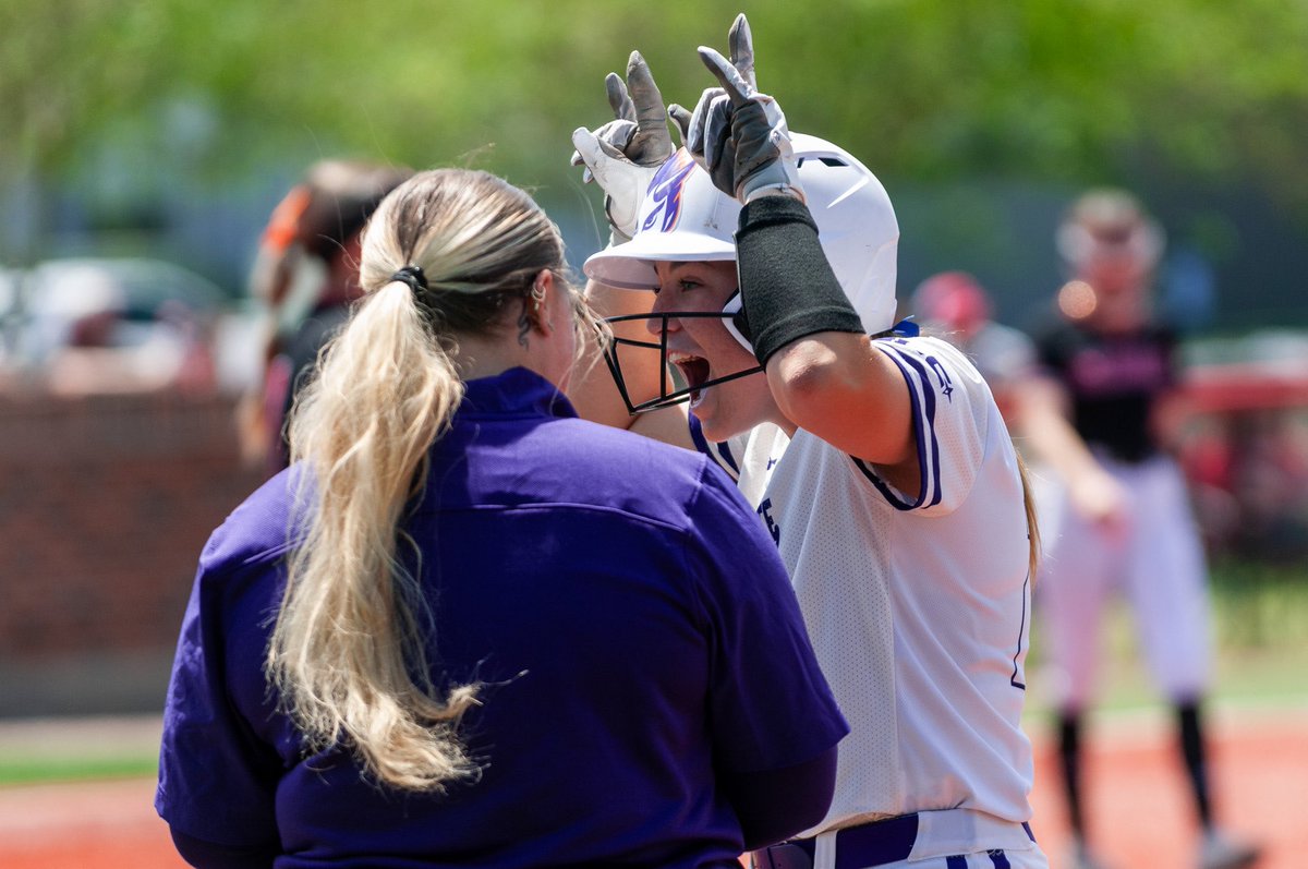 NSUDemonsSB's tweet photo. Today, we raked 🤘

1️⃣4️⃣ hits, 8️⃣ XBH, 3️⃣ triples (most in a game since 2013)

#ForkEm https://t.co/qUJkKOtZa6