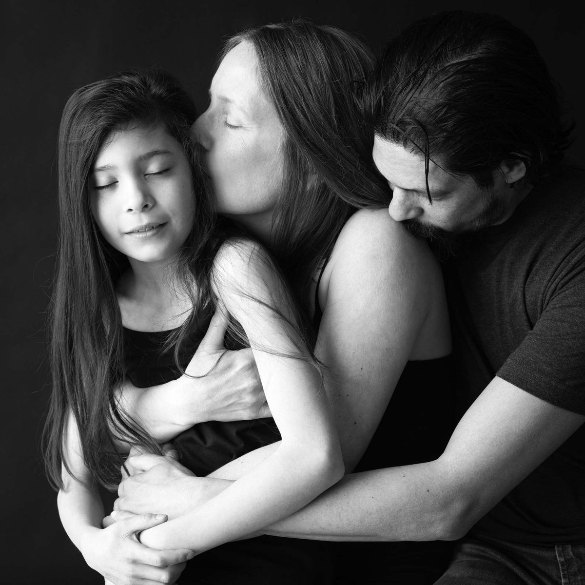jeromestudio's tweet photo. Held. Kissed. Known.
This is the kind of portrait that breathes.

One day, she’ll look back—
and remember what it felt like to be wrapped in love,
safe in her parents' arms.

Not just a photograph—
but a memory you can feel again.

📸 @jeromeartphotography
#LegacyPortraits https://t.co/5Z5N8PplAy