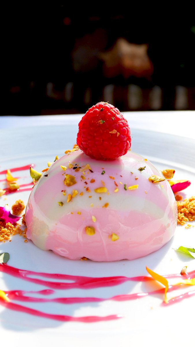 Last call for #Easter #Brunch! 🐰 We’re serving 3 courses + scratch-made pastries 9:30 AM to 3:30 PM! We only serve brunch twice a year so don’t miss your chance at the 1st one of 2025. Book your table on the patio for extra spring vibes. 🌼🥂🐣 View Menu: bit.ly/FHEasterBrunch