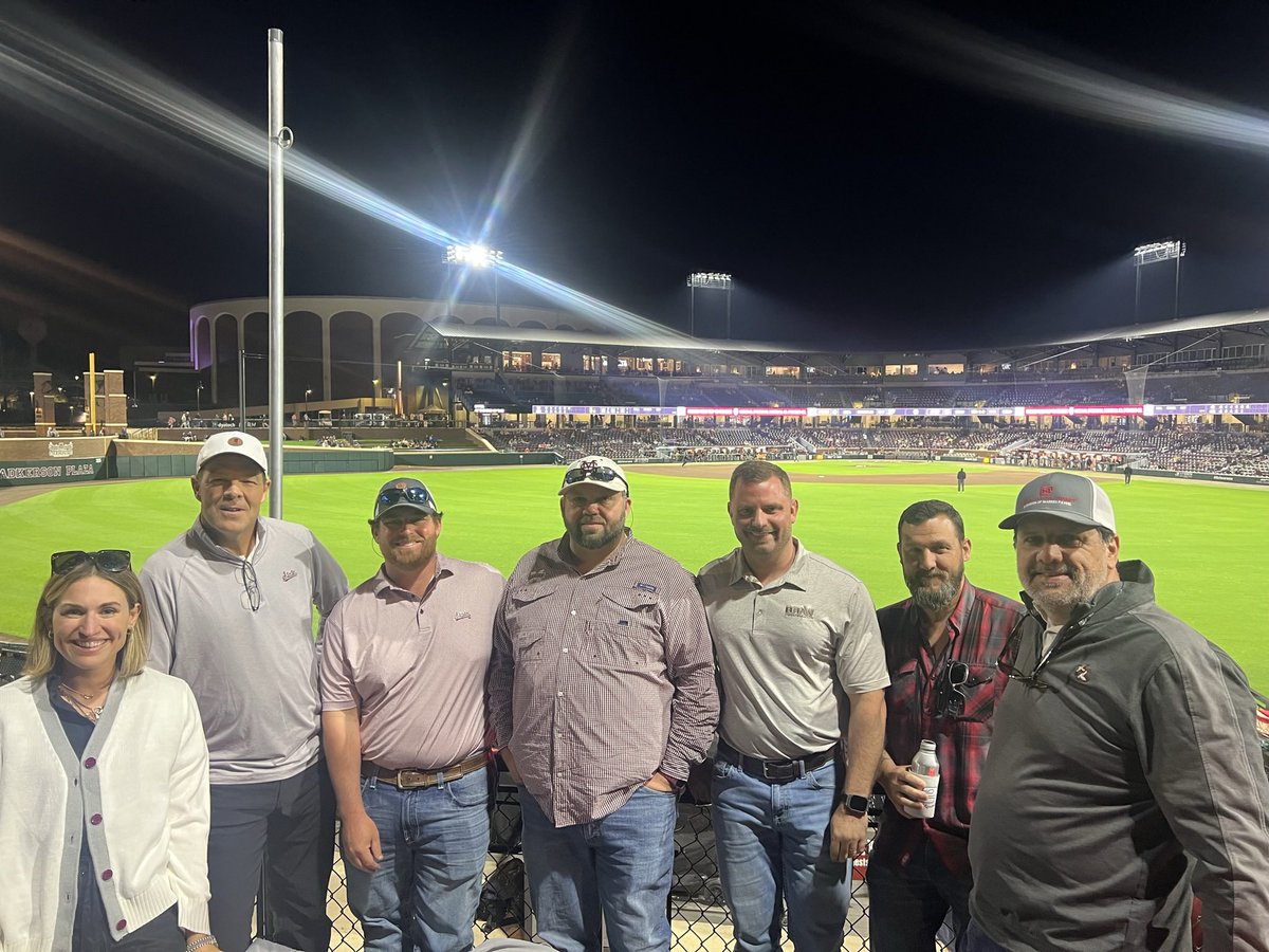 msroadbuilder's tweet photo. Our Executive Development Program participants visited the Civil Engineering Department at Mississippi State University this week. This is a dedicated group of rising leaders in the road and bridge industry. https://t.co/DrBgRYeJ6r