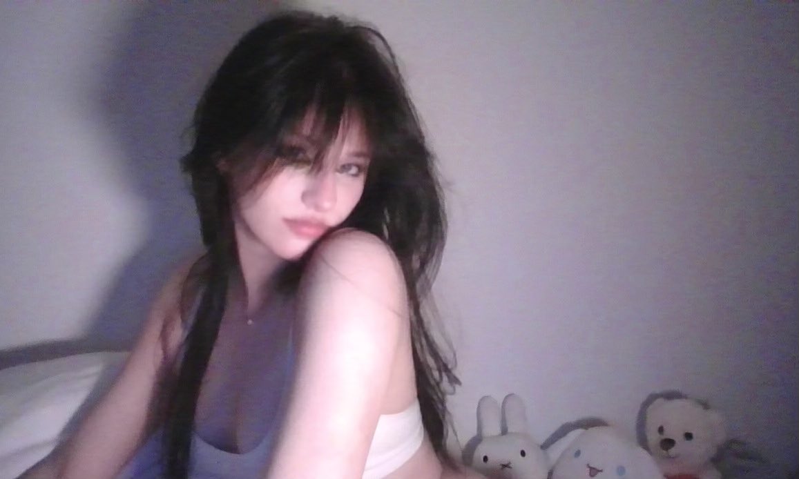 aurora ♡ tweet media