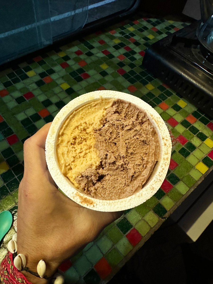 gui10road's tweet photo. Gracias al capo de Tomás por traerme helado 100% artesanal de la heladería de su familia "Rumbo Habana" 🍦

Y muchas gracias Julián, veterinario de San Vicente, por proteger a Timón, Pumba y Barú con antiparasitario ext marca Over, hecho en San Vicente!

📍San Vicente, Santa Fe https://t.co/xhHukMeZzA