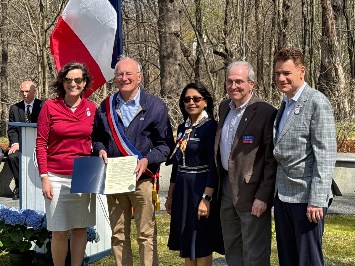 Antony Park Rededication Ceremony: The town and its sister city of Antony, France, reaffirmed their strong bonds during a ceremony on Friday. Members of the Select Board and state… lex250.org/antony-park-re… #Lex250 #Lex250Celebrations #MA250