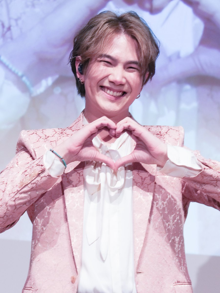 buildbrasil's tweet photo. It’s FM day in Tokyo!
What color do you want to see Biu wear today?
Soft sakura pink? Sky blue? Or a surprise hue?

SPRING DATE WITH BUILD
#BuildJPFanmeeting2025
@JakeB4rever https://t.co/7DNAhZjGaC