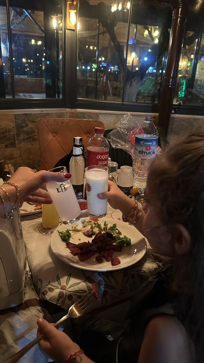 ben ve en yakın arkadaşım ( 5 yasında ) yeni yaşımı kutluyoruz