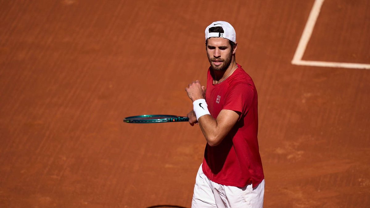 TheSensky's tweet photo. Returning after illness and a painful event in Monte Carlo, Holger Rune has reached the SF in Barcelona, where he will face the older and experienced Karen Khachanov. 🧐 ❤️‍🔥

I invite you to a brief but informative discussion of this clash! 🔮

#BarcelonaOpen #BCNOPen #Tennis #ATP https://t.co/mO4QkbYeij