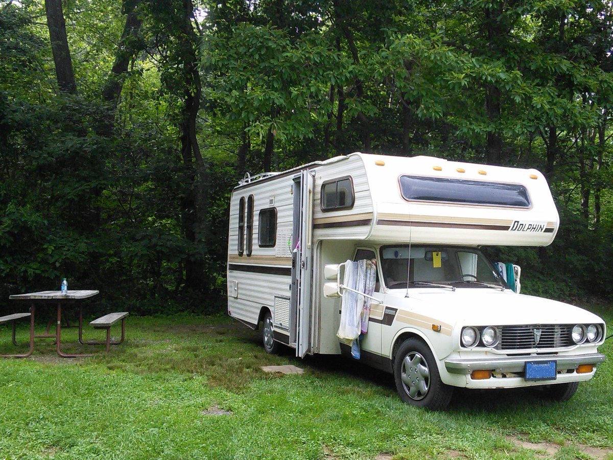 AbeOnVacation's tweet photo. And our little Toyota Dolphin just kept chugging along. That little 20R motor wasn't able to make that thing go very fast, but it sure was reliable. This is about 5000 miles into the trip.
@Toyota #dolphinmotorhomes #toyotadolphin https://t.co/zXwvsWPaUW