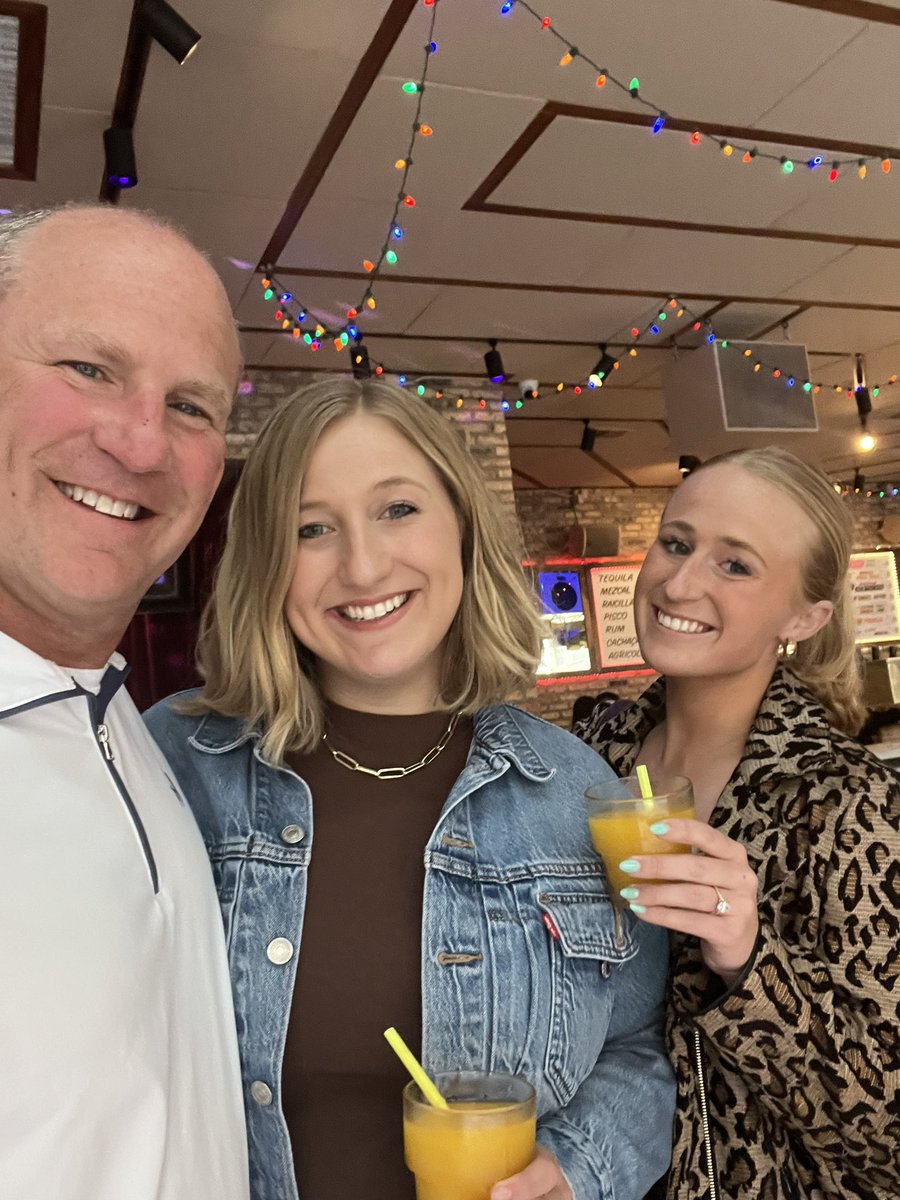 woodford_tom's tweet photo. A great day in Chicago with the family! https://t.co/0unt2dNhDZ