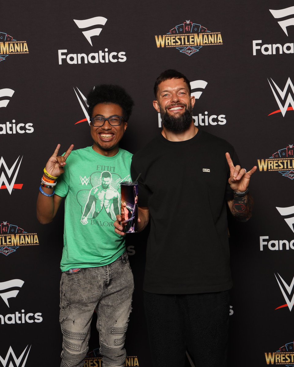 kingfosha's tweet image. TOO SWEET!
I hope you like the cup Finn it was so awesome to meet you!