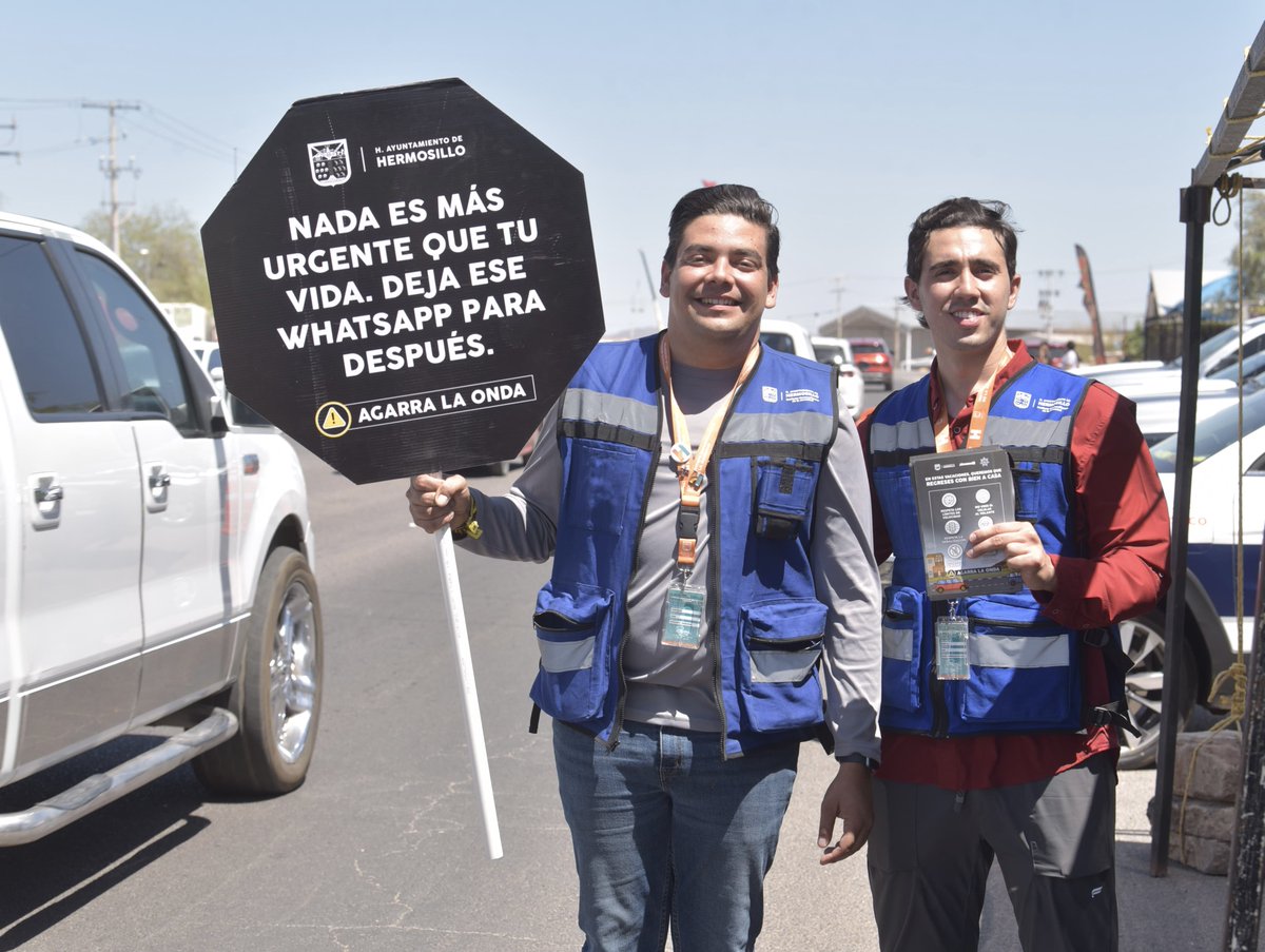 🔵🚗 Jóvenes promueven programa ‘Agarra la Onda’ en #Hermosillo, piden manejar con cuidado esta Semana Santa.

Con mensajes como “no uses el celular”, “checa las llantas” o “no manejes cansado”, los jóvenes de la ciudad han salido para pedir a los conductores tener precaución