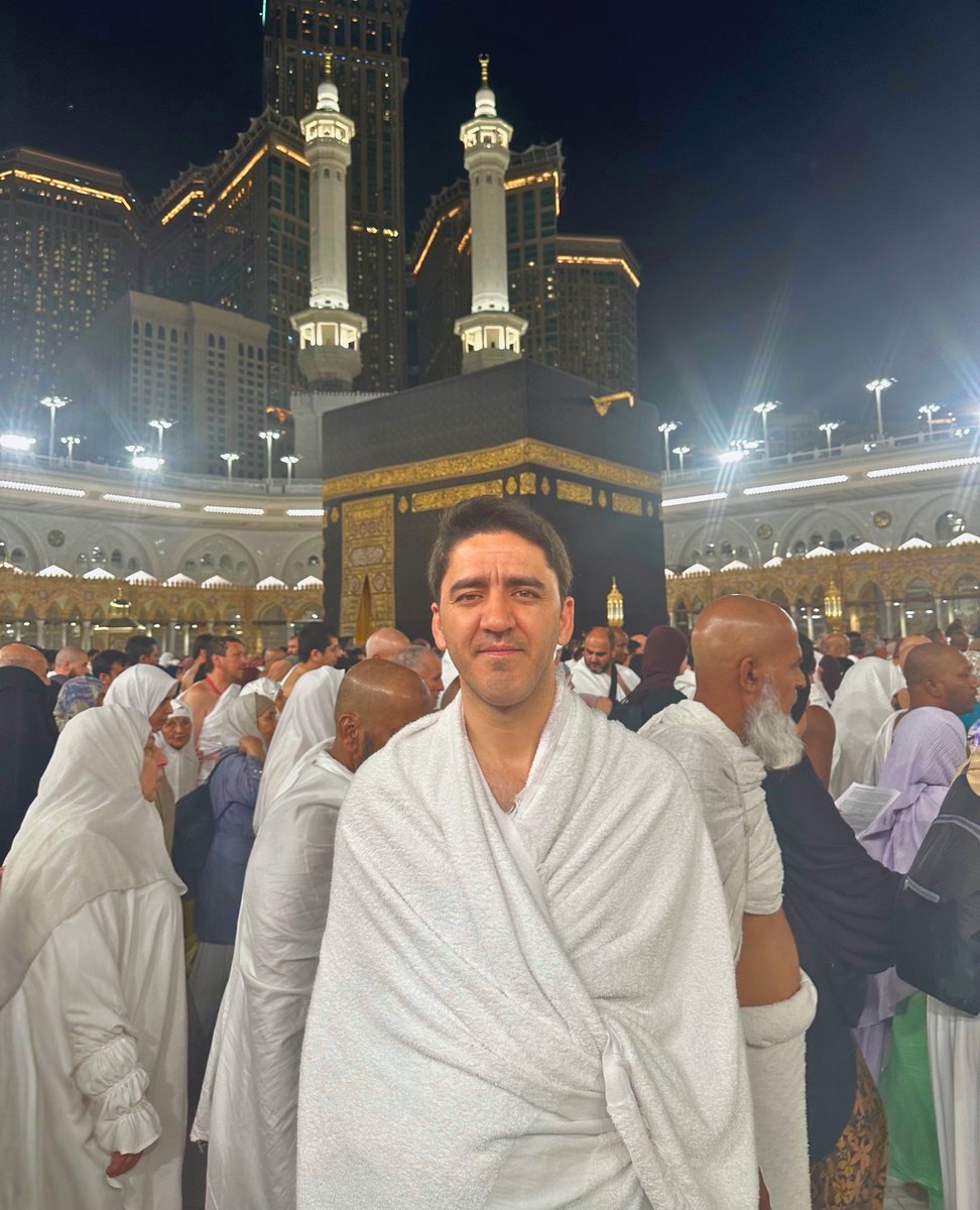 yunuskosetr's tweet photo. “Şüphesiz, insanlar için kurulan ilk ev, Mekke’deki (Kâbe)dir; âlemlere rahmet ve hidayet kaynağıdır.”
(Âl-i İmrân, 96)

Rabbimizin rahmetine açılan kapıyı ziyaret etmek nasip oldu. Hamdolsun. https://t.co/LT8hUPSHJt