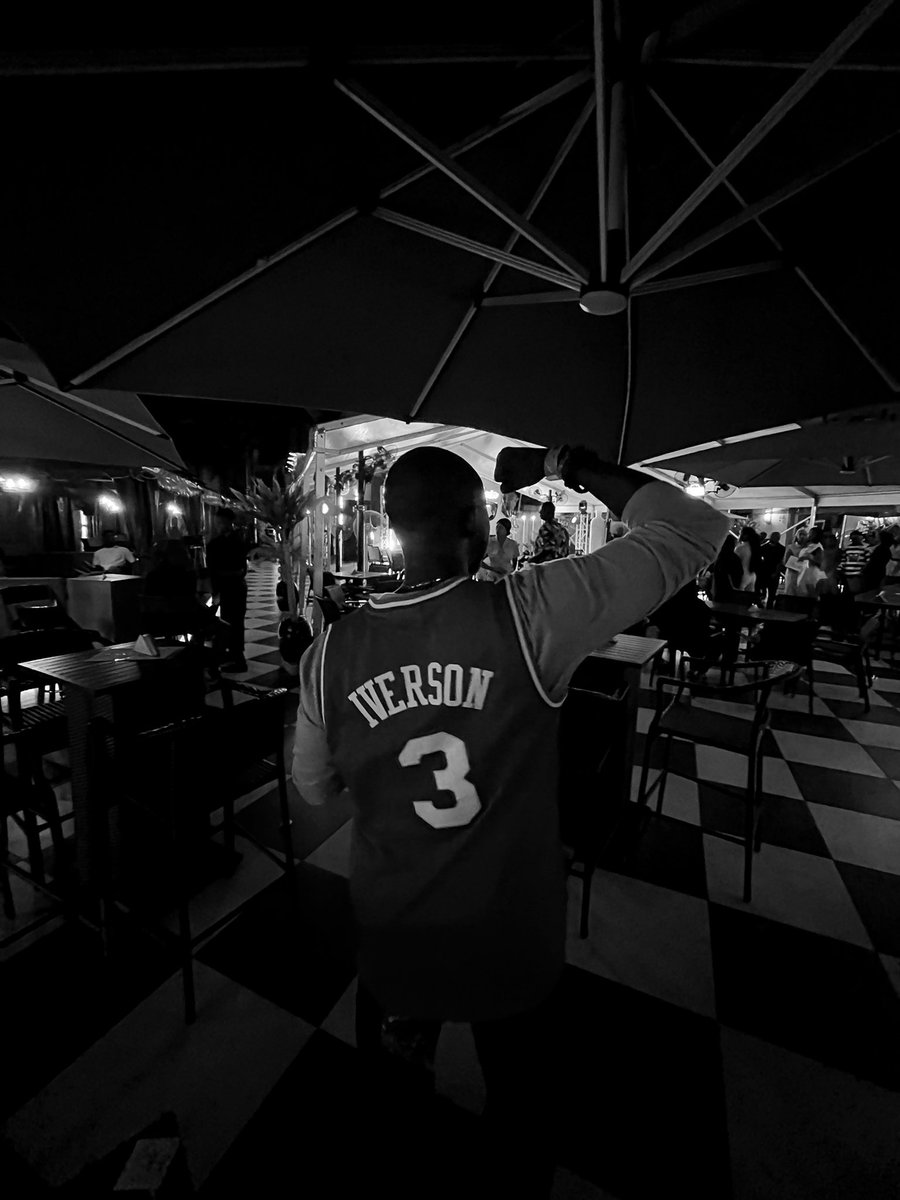 gboyeezy's tweet photo. #IV3RSON FOREVER 🏀 https://t.co/iTzuFn47mm