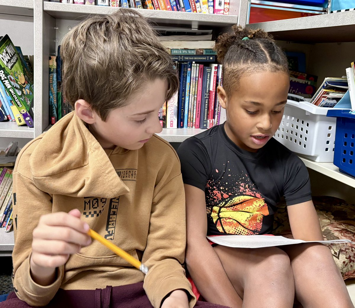 jenscalpone's tweet image. Third graders building reading fluency partner reading. #gogulllake #glcsryan